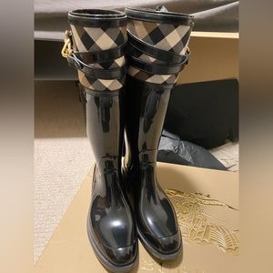 New Burberry rain boots